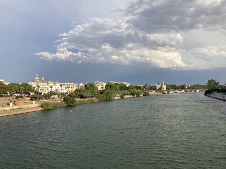 Ausblick in Sevilla auf den Guadalquivir